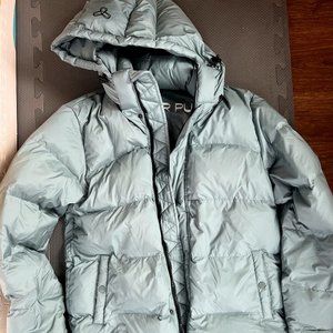 Aritizia TNA Super Puff M Medium Light Green